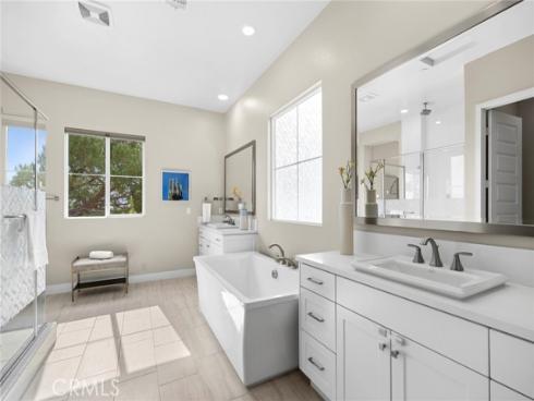 107  Spiral  , Irvine, CA