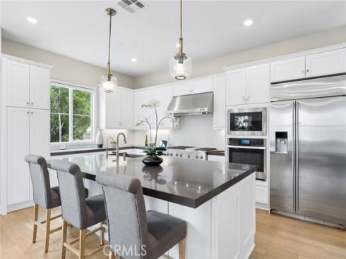 107  Spiral  , Irvine, CA