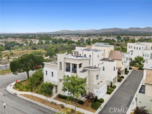 107  Spiral  , Irvine, CA