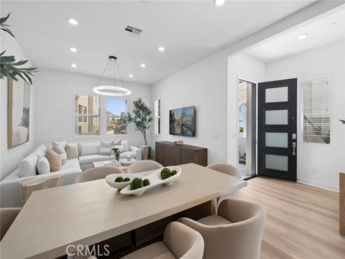 327 Baluster , Irvine, CA