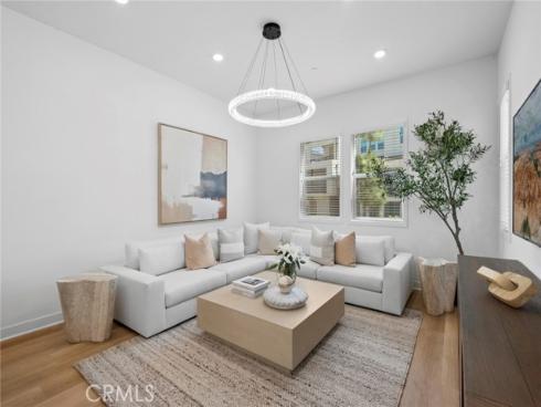327 Baluster , Irvine, CA