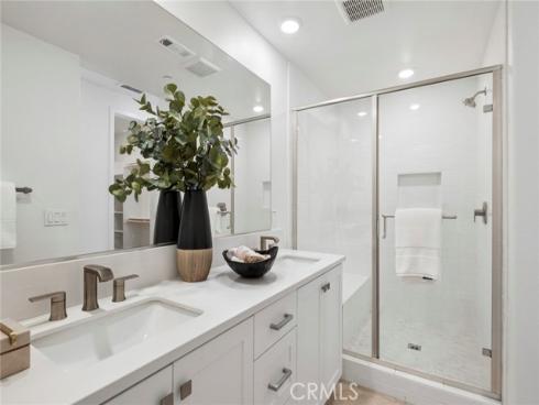 327 Baluster , Irvine, CA