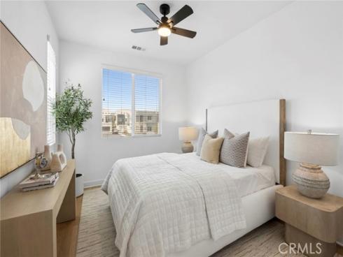 327 Baluster , Irvine, CA