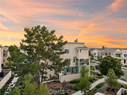327 Baluster , Irvine, CA