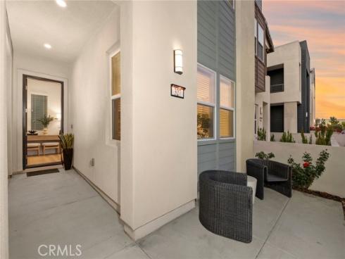 327 Baluster , Irvine, CA