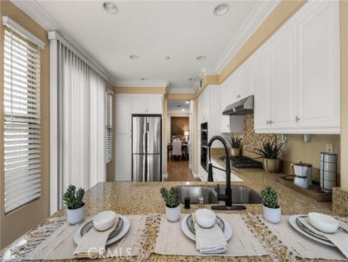 125 Chantilly , Irvine, CA