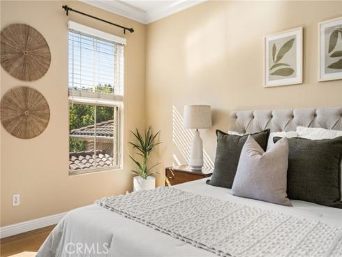 125 Chantilly , Irvine, CA