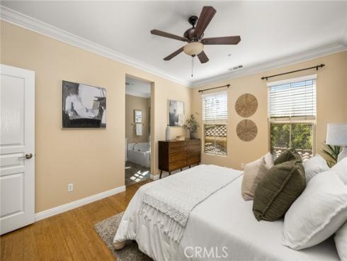 125 Chantilly , Irvine, CA