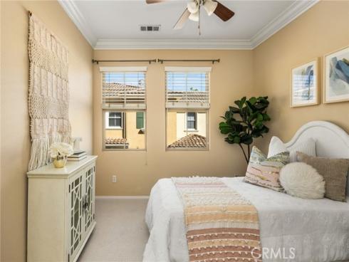 125 Chantilly , Irvine, CA