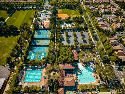 125 Chantilly , Irvine, CA