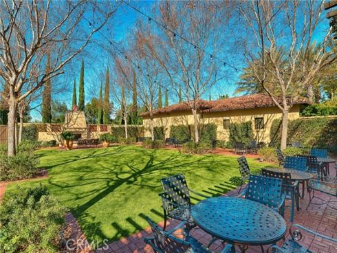 125 Chantilly , Irvine, CA