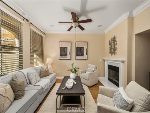 125 Chantilly , Irvine, CA