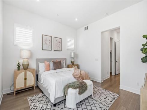 197 merit , Irvine, CA