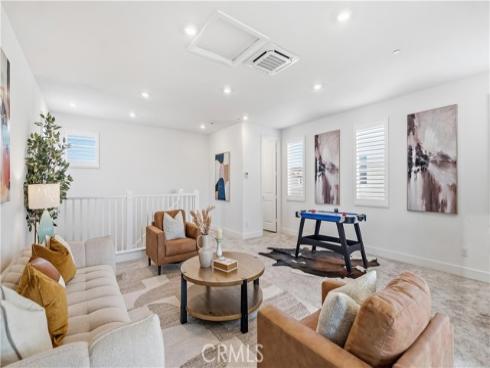 197 merit , Irvine, CA