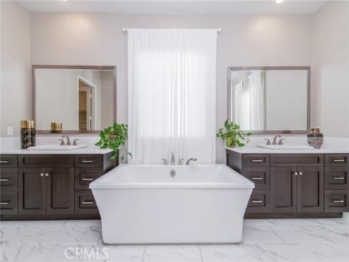109  Spiral  , Irvine, CA