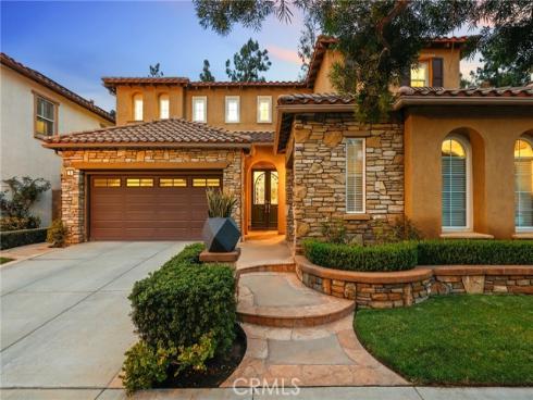 5 Upland , Irvine, CA