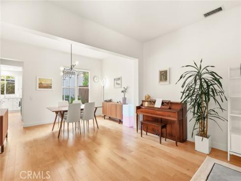 5 Upland , Irvine, CA