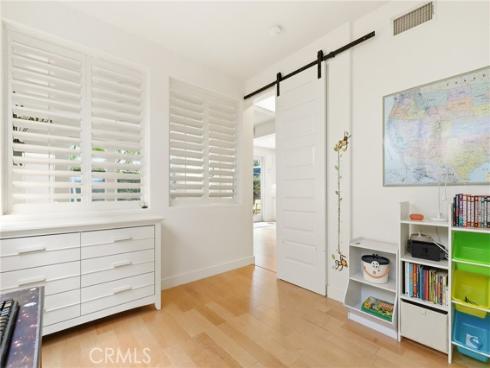 5 Upland , Irvine, CA