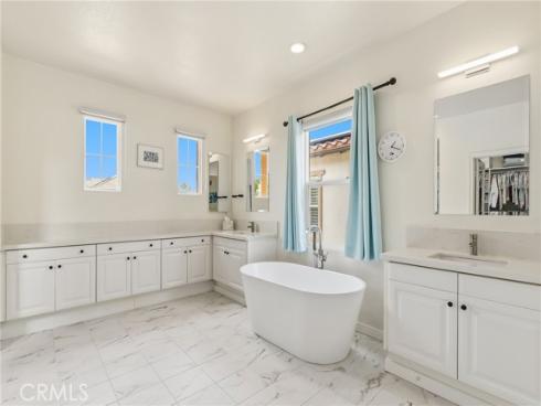 5 Upland , Irvine, CA