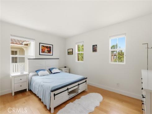 5 Upland , Irvine, CA