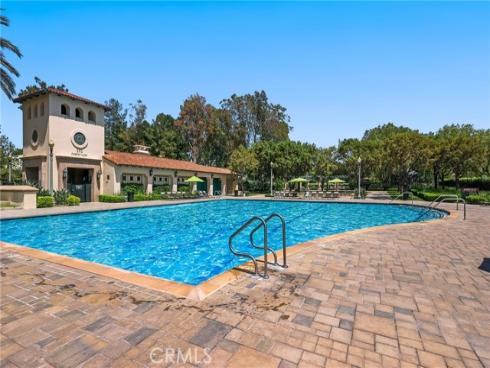 5 Upland , Irvine, CA
