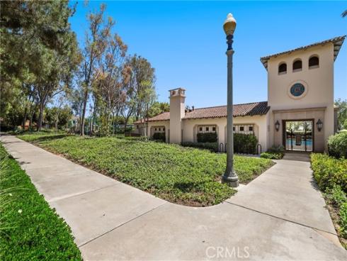 5 Upland , Irvine, CA