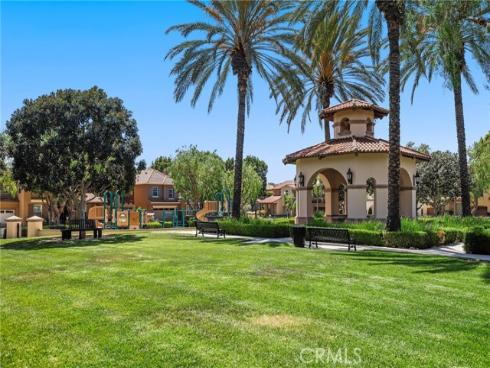 5 Upland , Irvine, CA