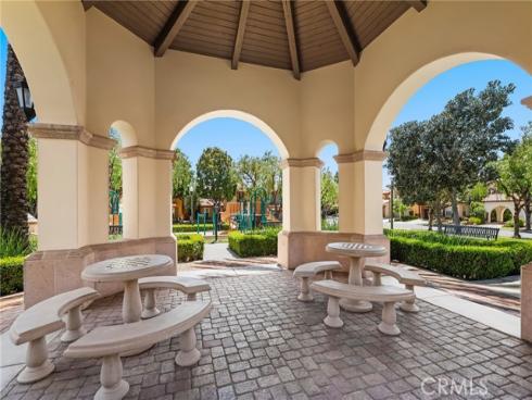 5 Upland , Irvine, CA