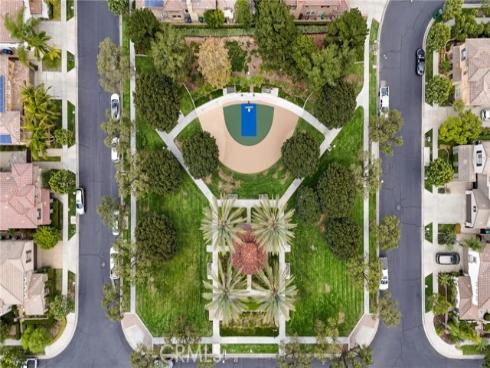 5 Upland , Irvine, CA