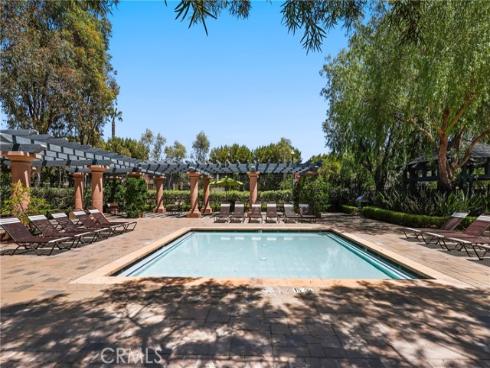 5 Upland , Irvine, CA