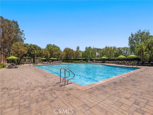 5 Upland , Irvine, CA