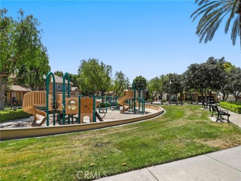 5 Upland , Irvine, CA