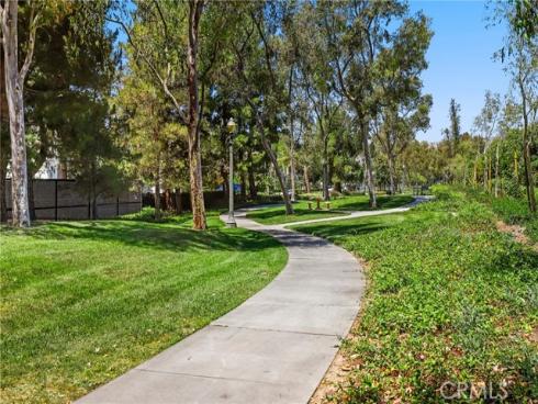 5 Upland , Irvine, CA
