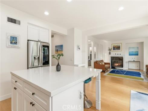 5 Upland , Irvine, CA