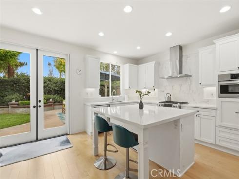 5 Upland , Irvine, CA