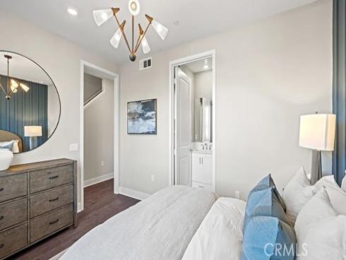 817  Sonia  , Irvine, CA