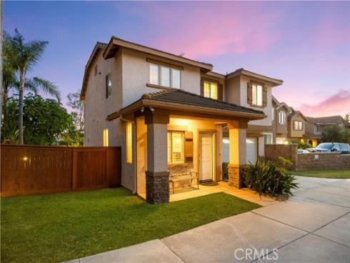 26 Appleglen , Irvine, CA