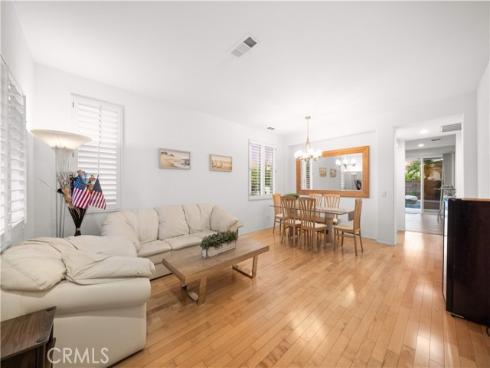 26 Appleglen , Irvine, CA