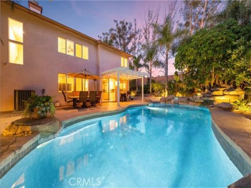 26 Appleglen , Irvine, CA
