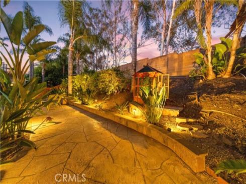 26 Appleglen , Irvine, CA