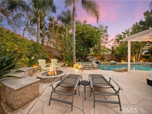 26 Appleglen , Irvine, CA