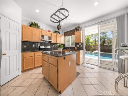 26 Appleglen , Irvine, CA