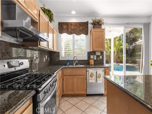 26 Appleglen , Irvine, CA