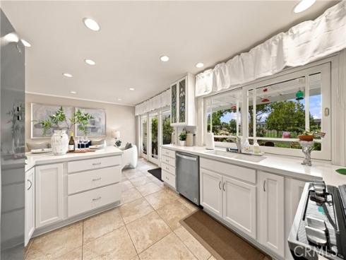 8 Autumn Oak , Irvine, CA