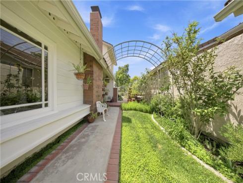 8 Autumn Oak , Irvine, CA