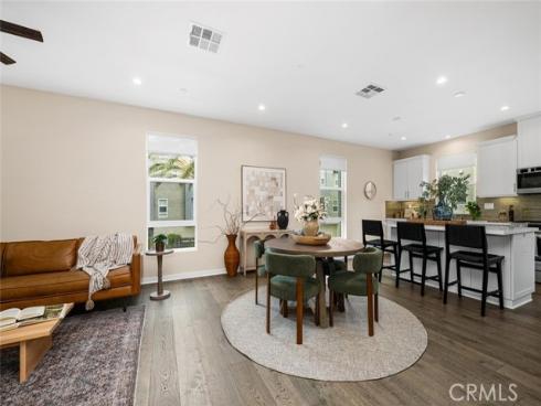 2258 Synergy , Irvine, CA