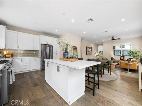 2258 Synergy , Irvine, CA