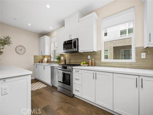 2258 Synergy , Irvine, CA