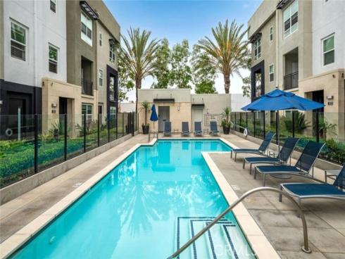 2258 Synergy , Irvine, CA