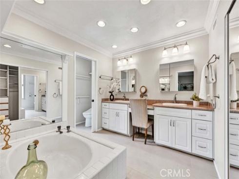 22  Rocky Knoll  , Irvine, CA